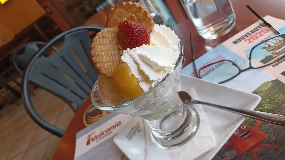 Glace Deux Boules Hyper Bien Servie